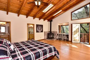 Lrg Wine Country Estate on creek w Pool/Spa sleeps 8 - Image 3