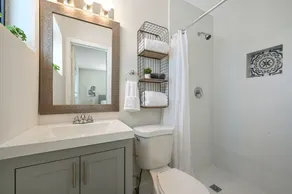 Gorgeous 3B/2B Private Heated Pool mins from the beach - Image 4