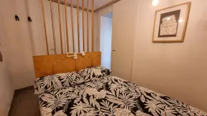 Apartment with terrace - Image 5