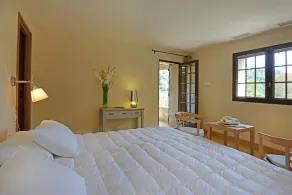 Big pool (19m) - large beds - noiseless AIRCON- fast internet-BBQ  - EV charger - Image 5