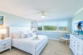 Oceanfront Ground-Floor Getaway with Pool & Beach Access ☀️ - Image 4