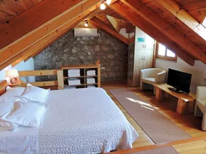 Stone Villa Dvori in Jesenice - Image 5