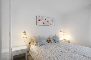 Holiday Apartment 'Views Of Sunsets' with Sea View, Shared Pool and Wi-Fi - Image 5