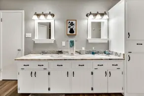 New Cozy Retreat Located 15 Minutes to Waco - Image 4