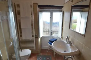 Farm house (Sleeps 10, 5 Bedrooms) - Image 4