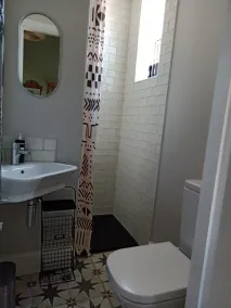 Victorian terraced house with two en-suite bedrooms - Image 3
