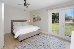 Totally Renovated Near Beach - Image 5