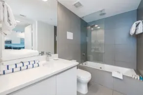 Resort Style Amenities | Full Kitchen & Gym | North Shore - Image 3