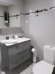 Whole house - Image 3