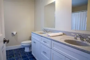 NEWLY RENOVATED EAST WARREN LUXURY FARMHOUSE - Image 4