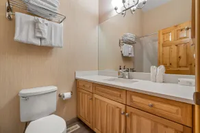 Quiet 2 bedroom 2 bath 5 beds Townhouse 6-8 guests - Image 3