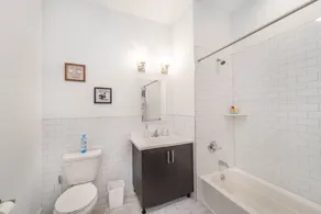 Beautiful Luxury Apartment in Downtown Bound Brook - Image 4