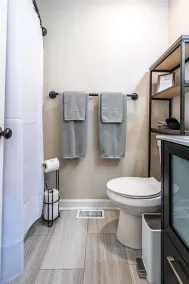 NEW! Fully stocked luxury home 5 min to I-65/I-72. - Image 5