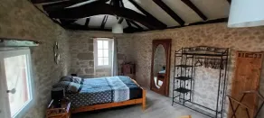 Gîte 2 Personnes Avec Piscine - Image 2