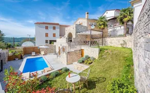 Villa with pool and panoramic view - Image 4