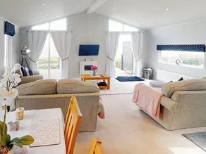 Beach Retreat - Image 5