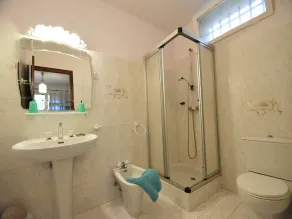 Villa in Fayence with Provençal Charm - Image 4