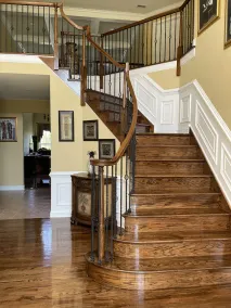 Executive Home 6,000 SQFT With Theatre Room And Large Yard - Image 2