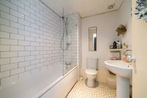 VINTAGE apt, pvt GARDEN, wifiNEW TOWN - Image 3