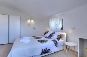 Modern apartment with access to balcony including sea view - Image 5
