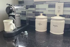 Lovely 1 bedroom rental. Newly renovated! - Image 3