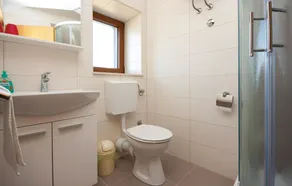 Acomodações de 3 quarto em Lozovac - Image 5