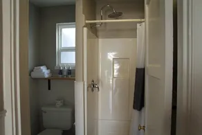 Your Home Away From Home! Pet-friendly, Free Parking, Near Long Beach Boardwalk - Image 2