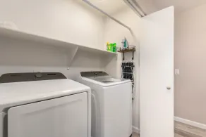 Gilbert Luxury Remodel ~ EV Charger, 1-Level Comfort, Family & Pet-Friendly - Image 2