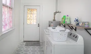 Beautifully Updated New Orleans Home *sleeps 6* - Image 3