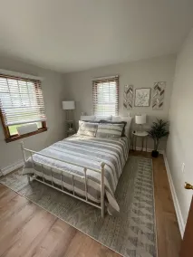 Newly remodeled home - adorable and cozy! - Image 4