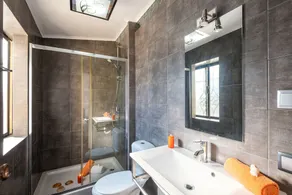 Spacious villa with heatable pool in Albufeira - Image 3