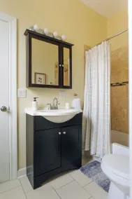 Lowest Rates! Spacious Duplex with Free Parking! - Image 4