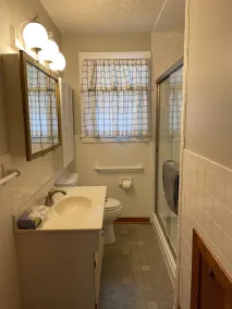 Lynchburg Family Living - close to Liberty University and dining options - Image 2