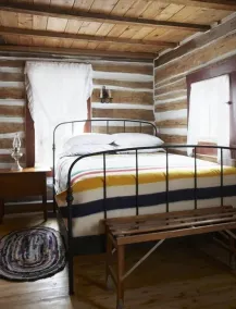 Autêntica 1935 Muskoka Log Cabin com todos os confortos de casa - Image 4