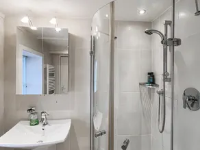 4 bedroom accommodation in Plockton - Image 4