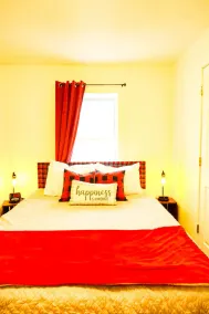Mapleleaf Loft | Stylish 2BR walk to Silver St - Image 3