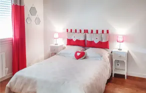 Stunning Home In Saint-Carreuc With Wifi - Image 5