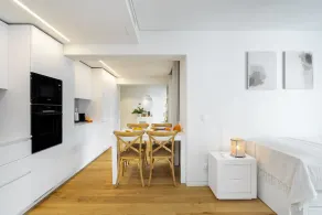 WHome Urban Oasis: Modern Living with Parking & AC - Image 4