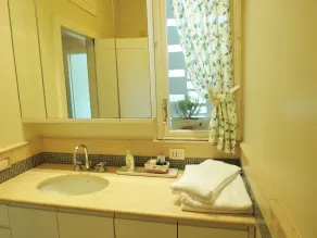 Appartement lumineux et élégant dans le quartier Fiera de Milan - Image 2