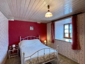 Restored farmhouse, 3 bedrooms, fireplace - Image 4
