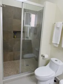 Beach Condo B2 Ocean view Pool In-Town Paddle bd Kayaks Bikes Beach equip - Image 2