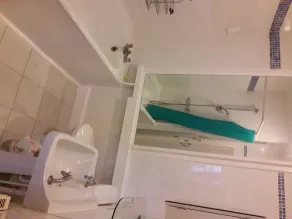 Maison d'époque de 4 chambres avec bain à remous et excellent transport - Image 4