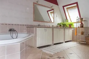 Holiday home in a quiet location with air conditioning and internet - Image 2