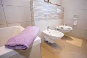 Bellissima villa con piscina, grill, Wi-Fi, WiFi gratuito - Image 2