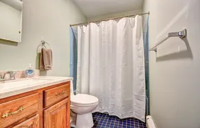 Lakefront Retreat Less Than One Hour From NYC! - Image 5