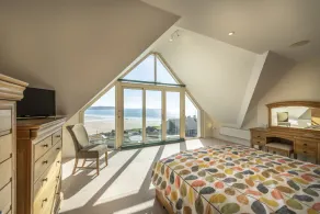 Enjoy Stunning Sea Views From A Detached Contemporary Coastal Holiday Home - Image 4