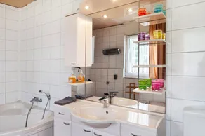 Casa de férias 'Haus Vierjahreszeiten' com jardim privado - Image 5
