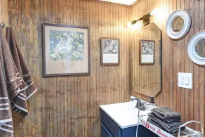 Suite 4: Outpost · Gorgeous Farm Carriage House Loft - Image 4