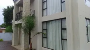 First Avenue Guest House - Image 5