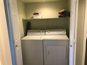 NOUVELLE LISTE! 2BR + 2 salle de bain complète, unité d'extrémité, rez-de-chaussée, vue spectaculaire! - Image 2
